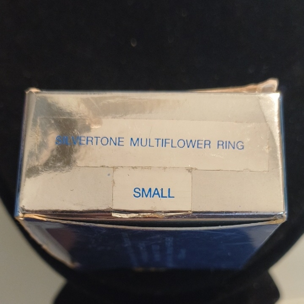 Silvertone Multi Flower Ring Small - Picture 5 of 5